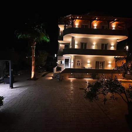 Memaj Aparthotel Ksamil