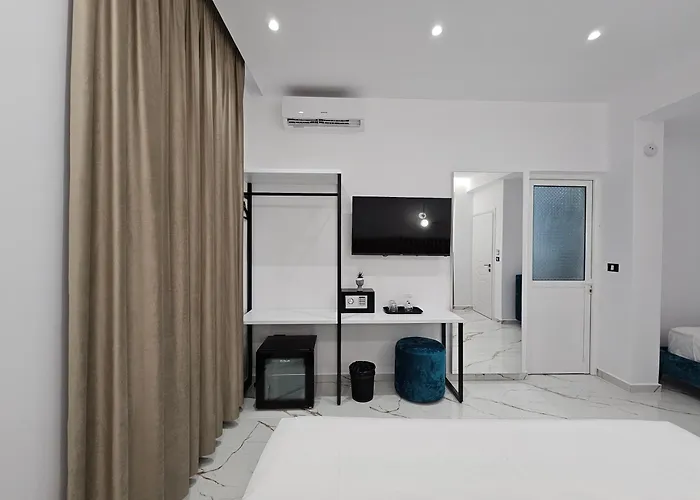 Memaj Apart Otel Ksamil