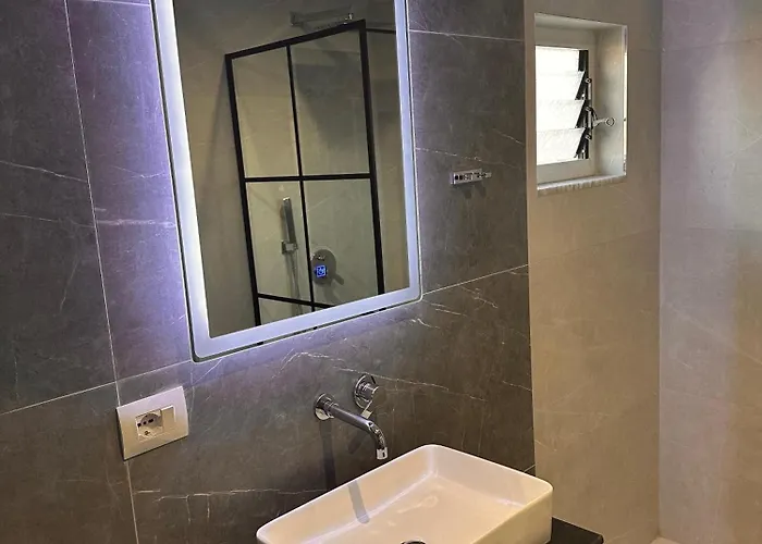 Memaj Apart Otel Ksamil